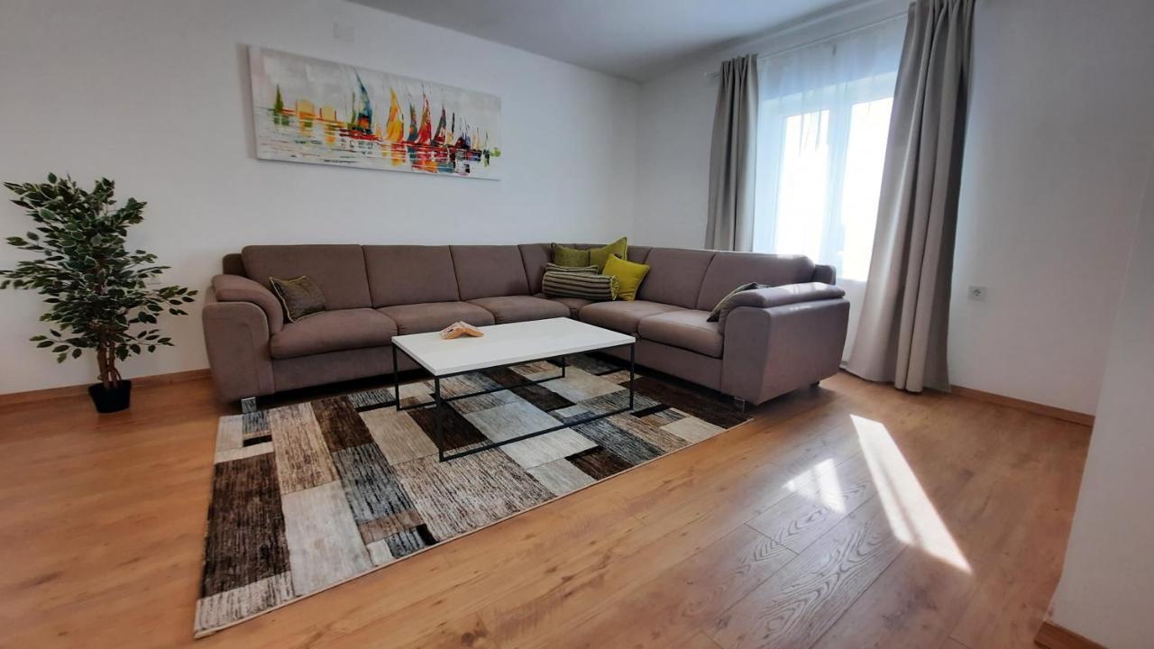 Apartman Ela Donji Rukavac Buitenkant foto