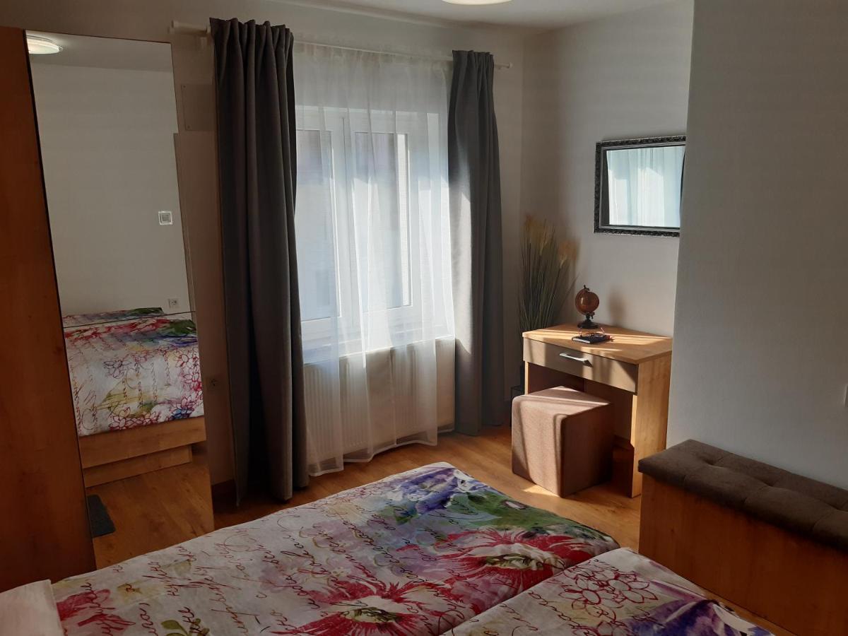 Apartman Ela Donji Rukavac Buitenkant foto